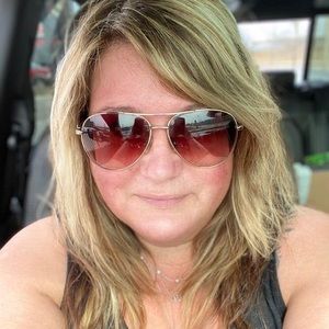 Meet your Posher, Leanne